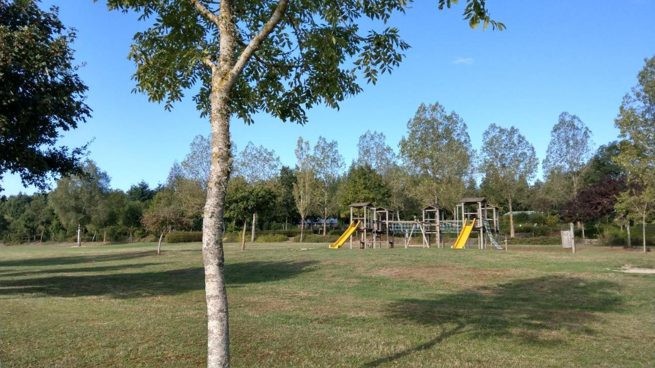 Camping Le Caussanel Hotell Canet-de-Salars Exteriör bild